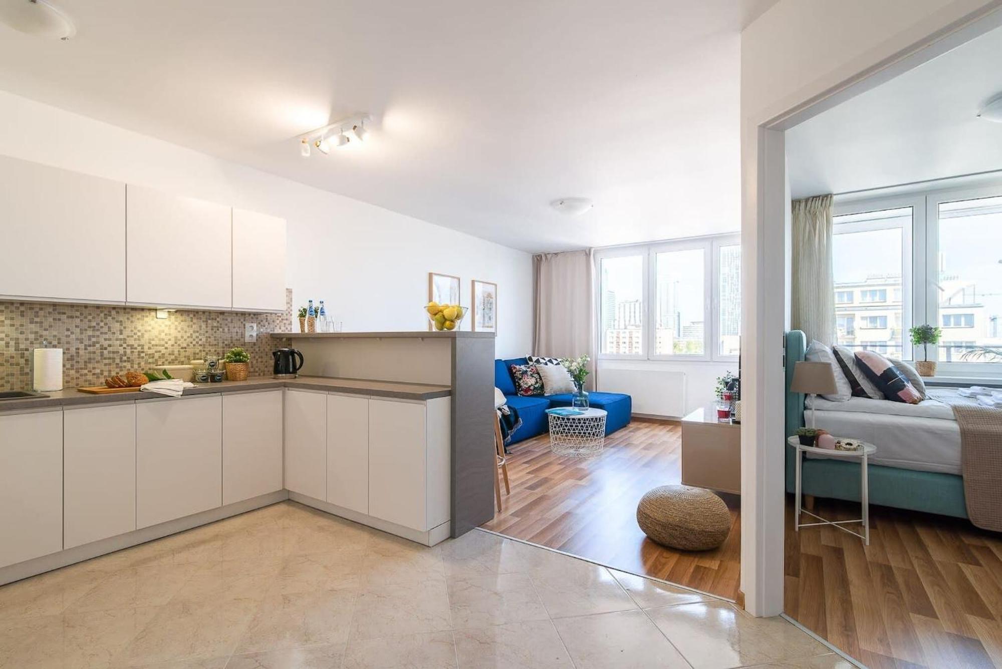 Navy Aesthetic Apartment With Balcony By Noclegi Renters Warszawa Eksteriør billede