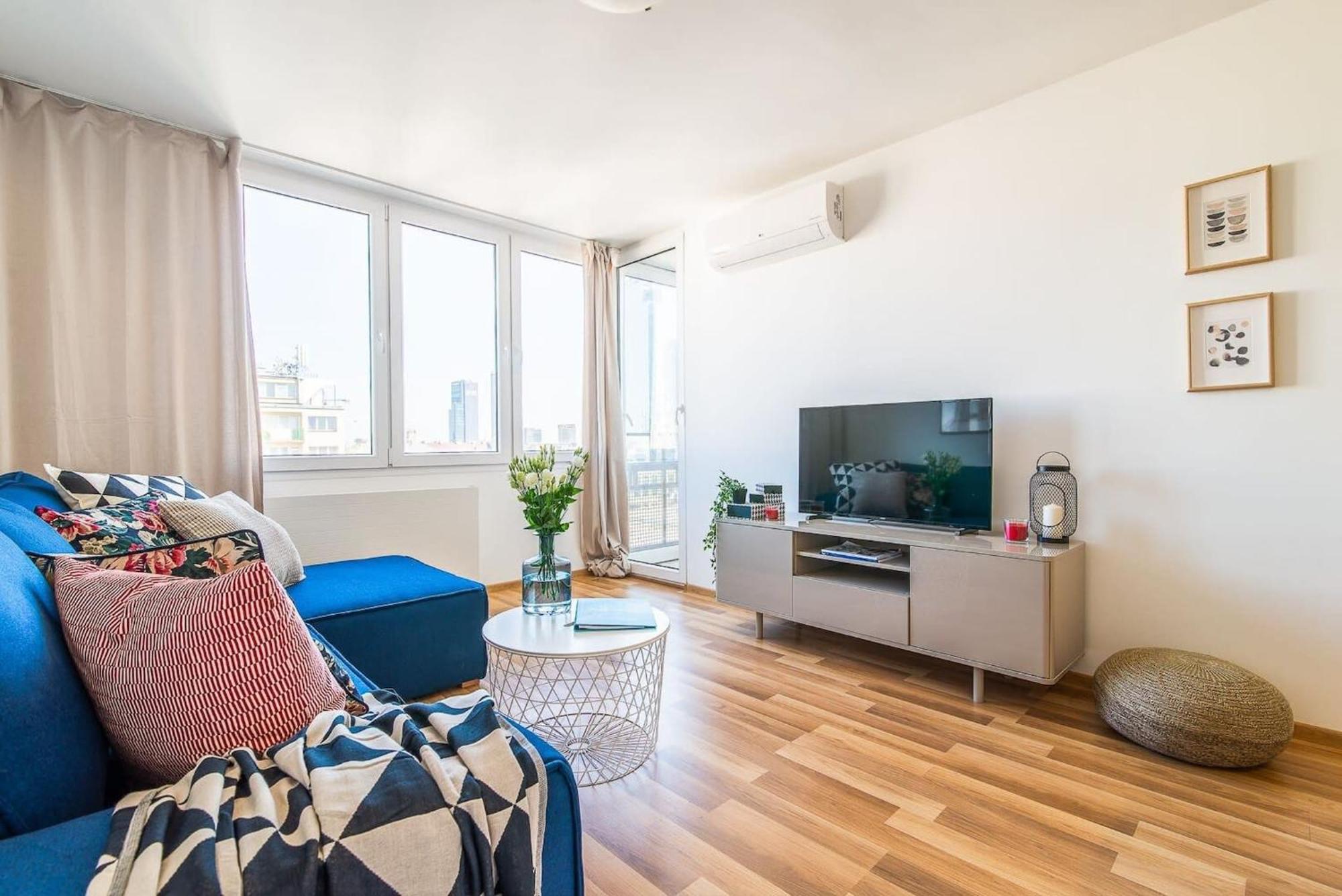 Navy Aesthetic Apartment With Balcony By Noclegi Renters Warszawa Eksteriør billede