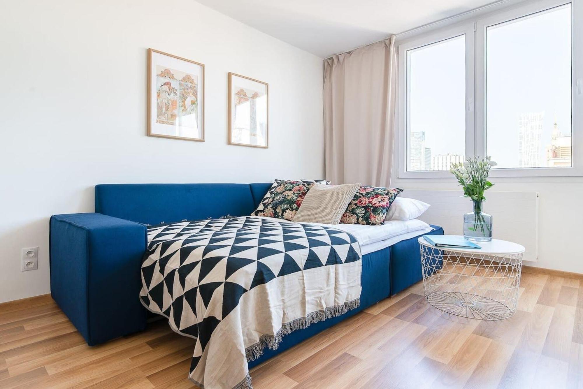 Navy Aesthetic Apartment With Balcony By Noclegi Renters Warszawa Eksteriør billede