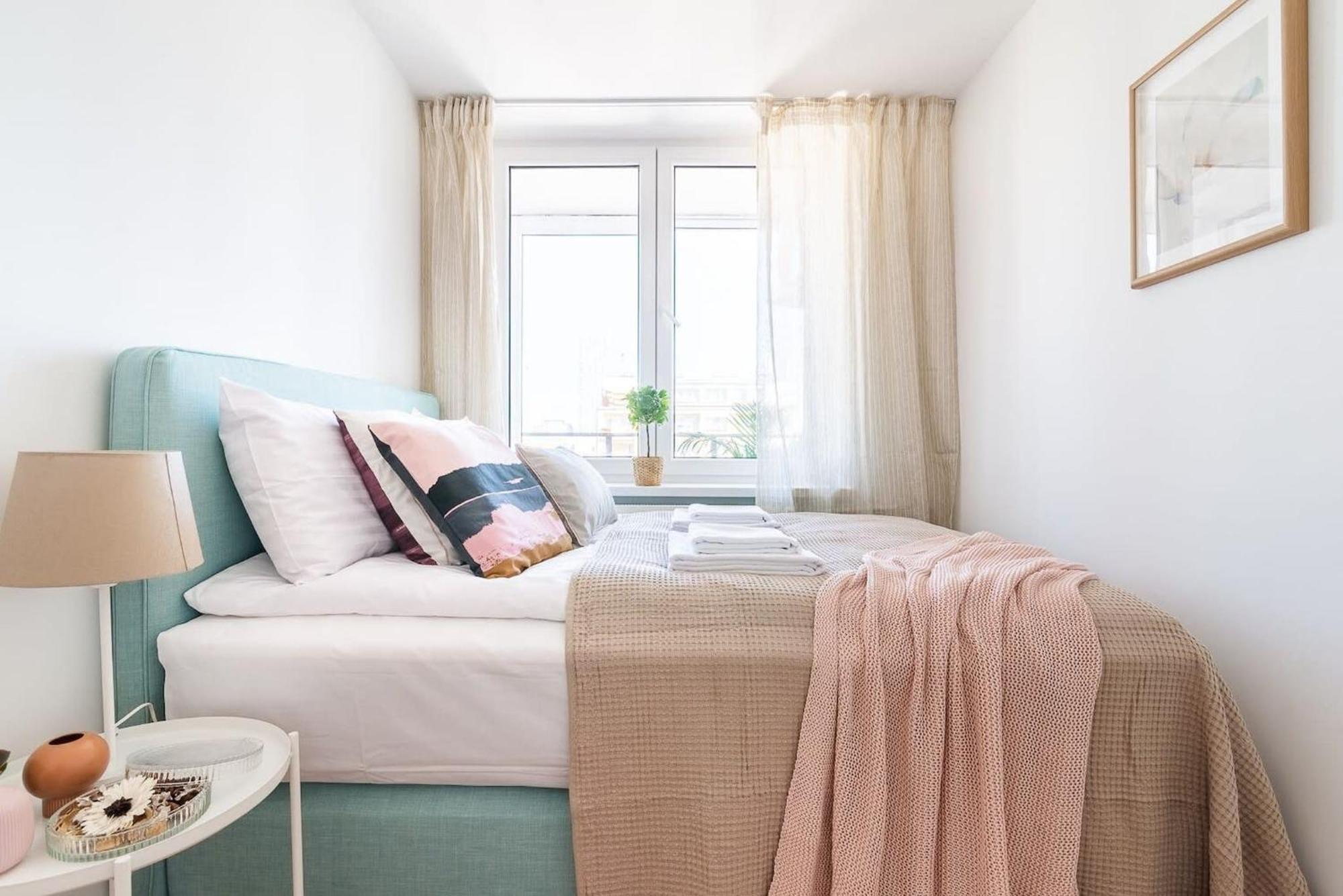 Navy Aesthetic Apartment With Balcony By Noclegi Renters Warszawa Eksteriør billede